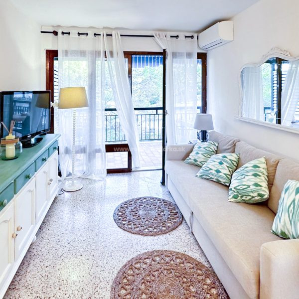 Na predaj apartmán v srdci Font de Sa Cala, len pár krokov od mora, Malorka