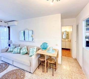 Na predaj apartmán v srdci Font de Sa Cala, len pár krokov od mora, Malorka