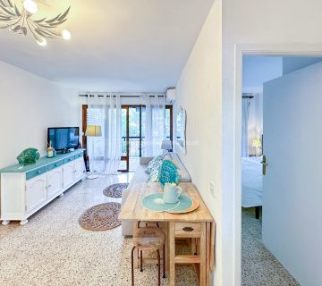 Na predaj apartmán v srdci Font de Sa Cala, len pár krokov od mora, Malorka