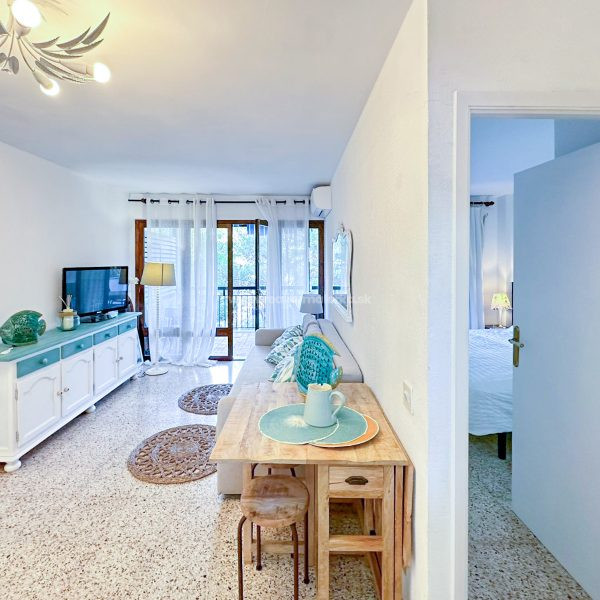 Na predaj apartmán v srdci Font de Sa Cala, len pár krokov od mora, Malorka