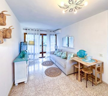 Na predaj apartmán v srdci Font de Sa Cala, len pár krokov od mora, Malorka