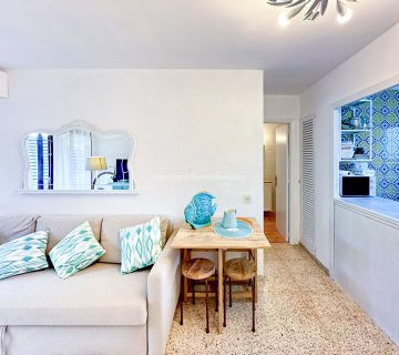 Na predaj apartmán v srdci Font de Sa Cala, len pár krokov od mora, Malorka