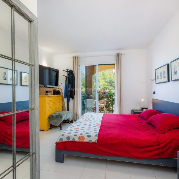 Na predaj úžasný mezonet s terasou a spoločným bazénom vo Font de Sa Cala, Malorka Na predaj úžasný mezonet s terasou a spoločným bazénom vo Font de Sa Cala, Malorka