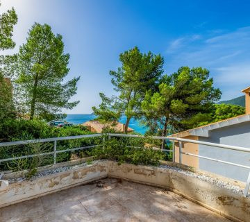 Na predaj apartmán v Canyamel, pár krokov od mora a so spoločným bazénom, Malorka