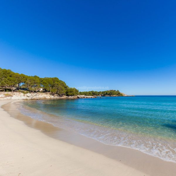 Na predaj úžasný mezonet s terasou a spoločným bazénom vo Font de Sa Cala, Malorka Na predaj úžasný mezonet s terasou a spoločným bazénom vo Font de Sa Cala, Malorka