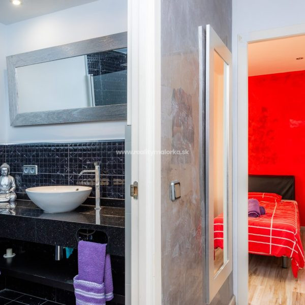 Na predaj fantastický apartmán s výhľadom na more v Cala Millor, Malorka