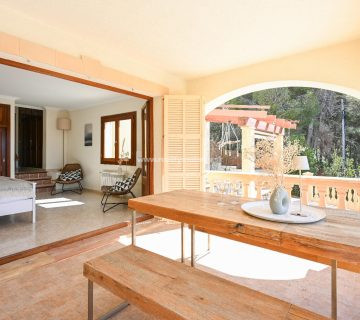 Na predaj úchvatná vila s bazénom v Cala Ratjada, Malorka