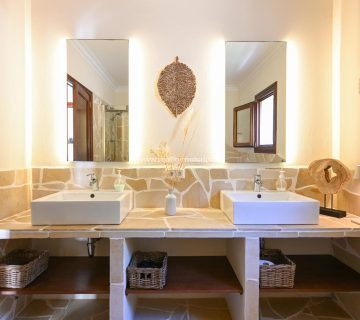 Na predaj úchvatná vila s bazénom v Cala Ratjada, Malorka