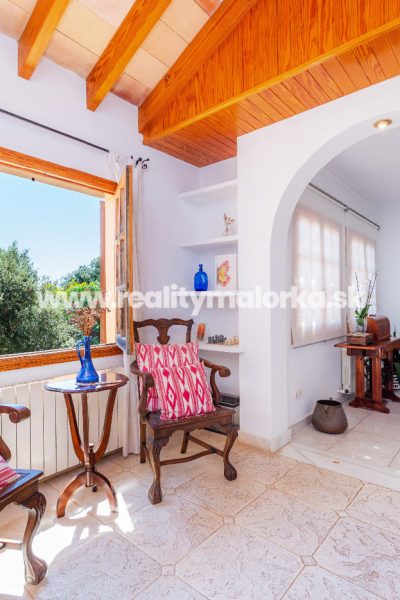 Na predaj unikátna vila s obrovským potenciálom, len pár krokov od mora v Cala Rajada na Malorke